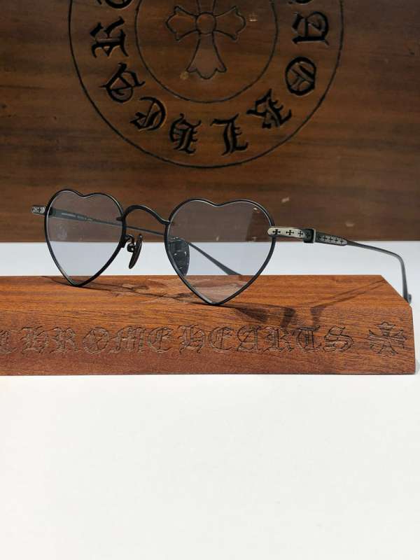 Picture of Chrome Hearts Sunglasses _SKUfw52079932fw